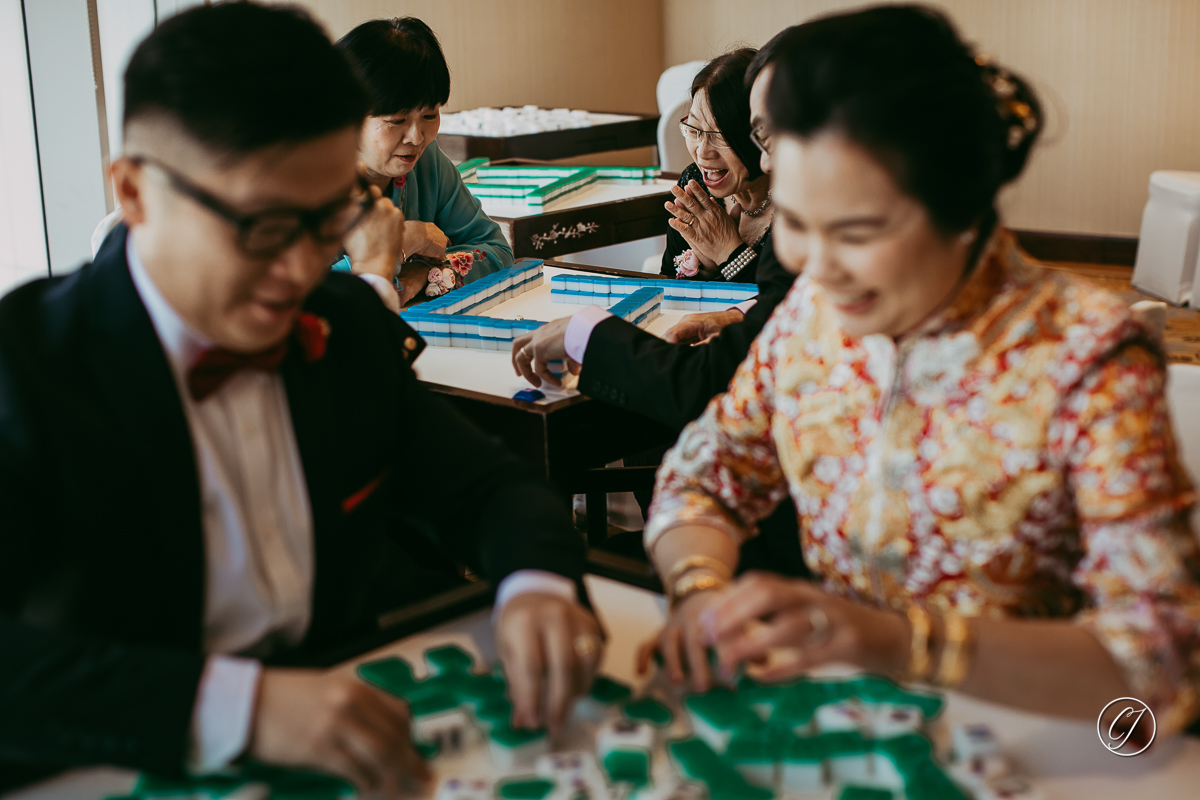 Mahjong before wedding