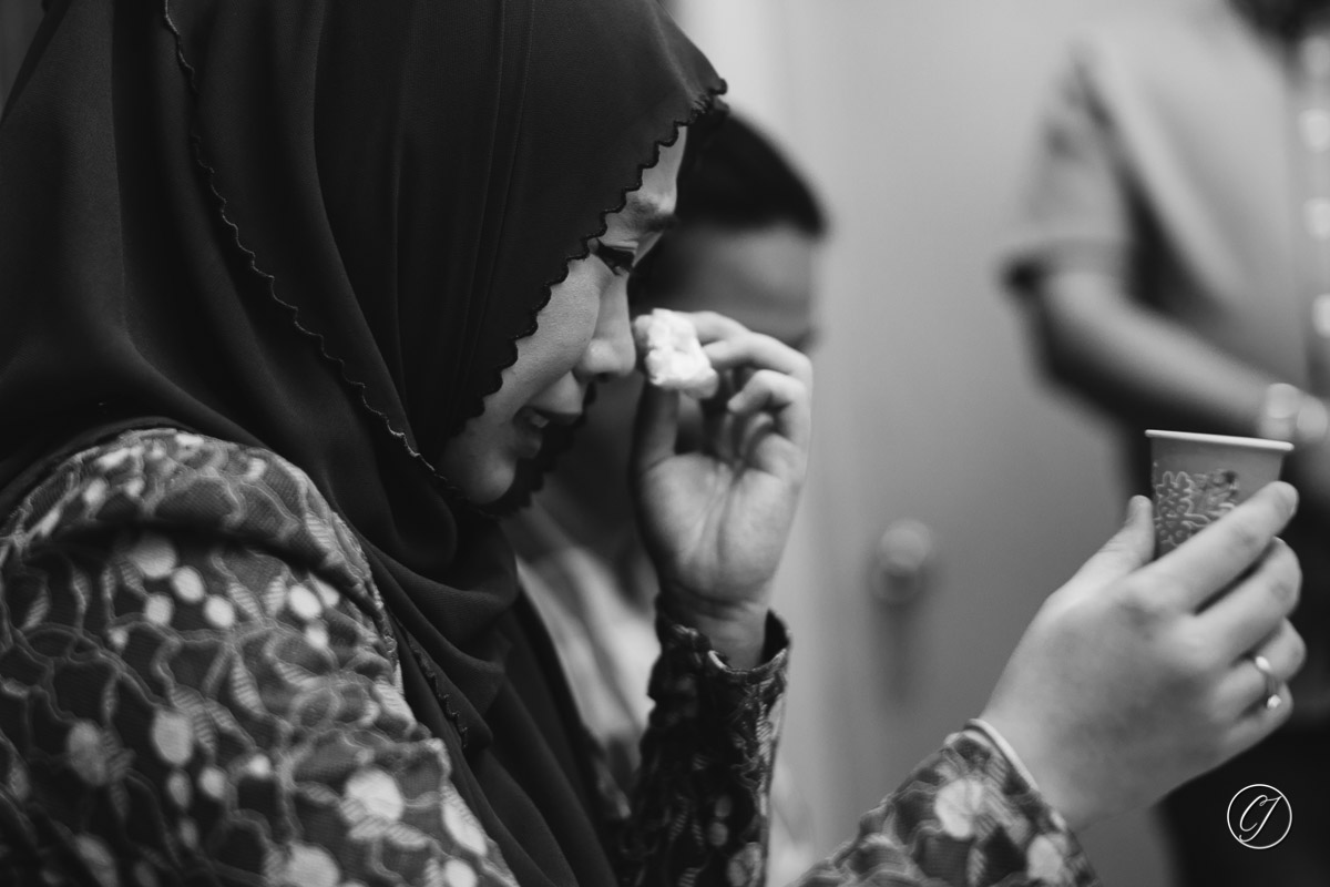 Touching moment on tea ceremony