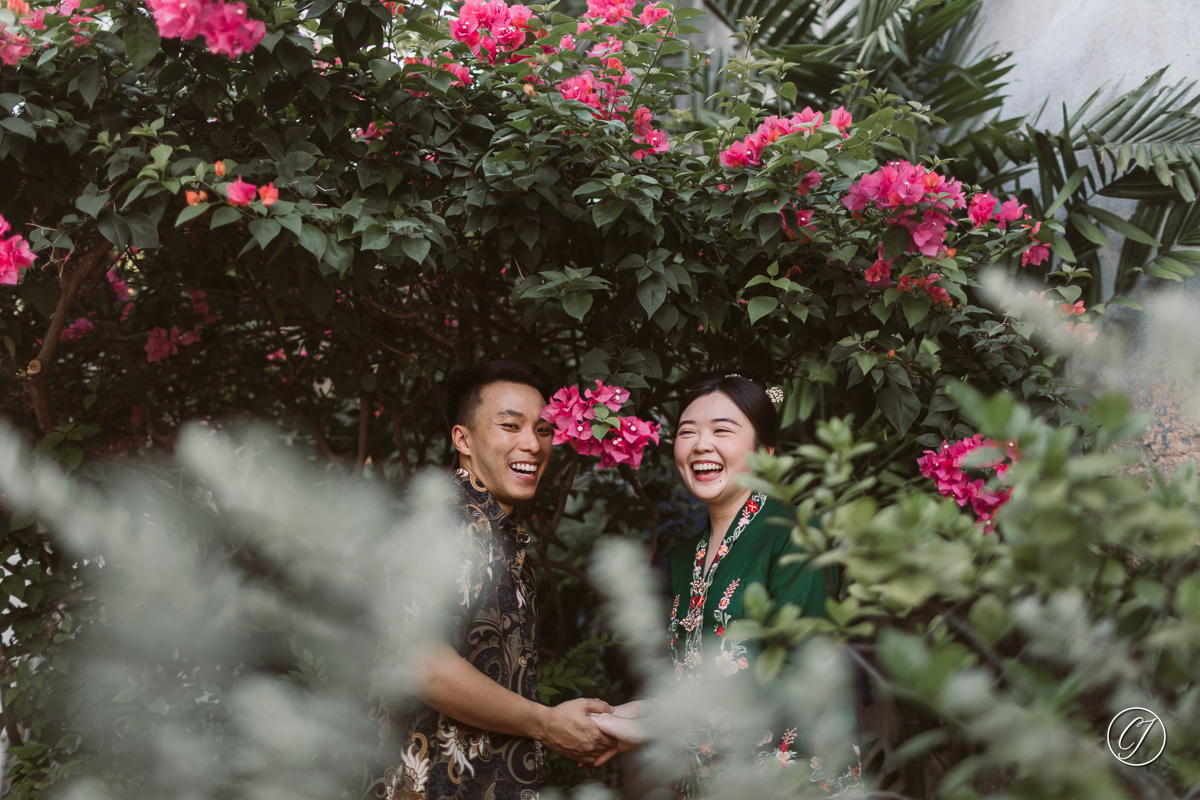 Back alley of Melaka, playful couple