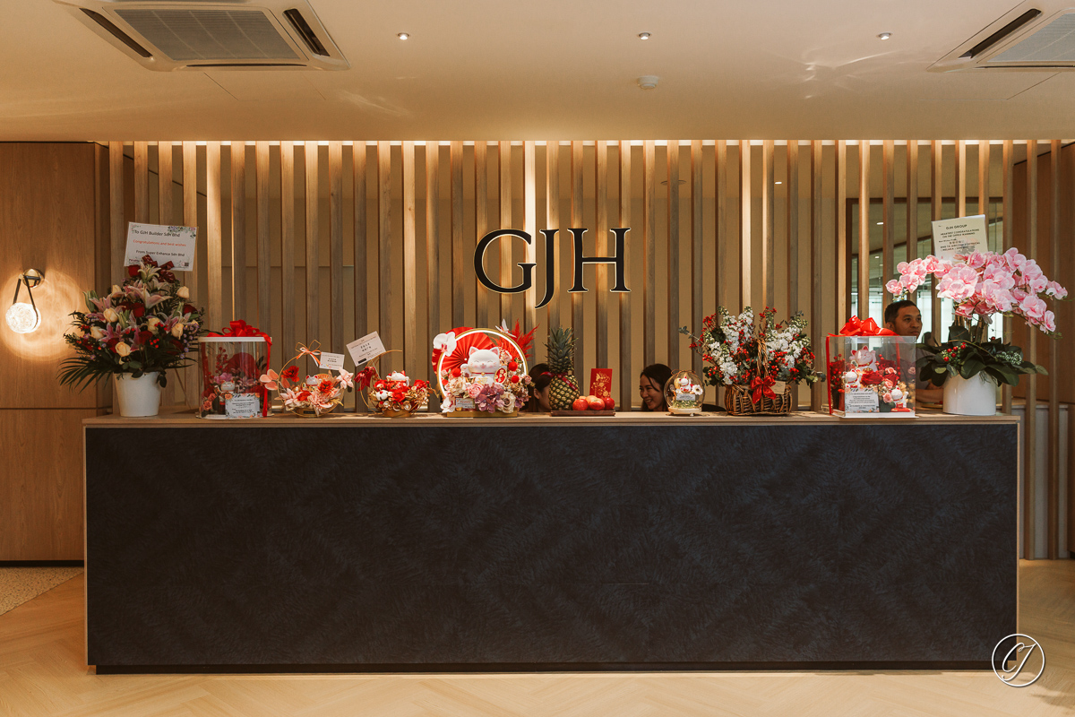 Reception of the builders office