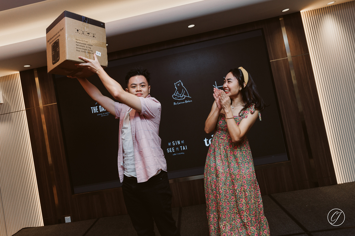 Winner of lucky draw at The Daily Fix company event